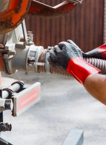 Service,Technician,Performs,Septic,Tank,Maintenance,And,Repairs,At,A